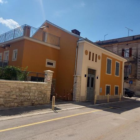 Oskar Amphitheater Apartments And Rooms With Free Parking بولا المظهر الخارجي الصورة