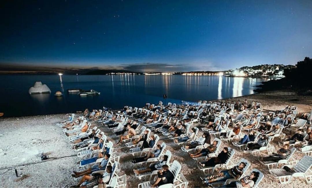 Oskar Amphitheater Apartments And Rooms With Free Parking بولا المظهر الخارجي الصورة