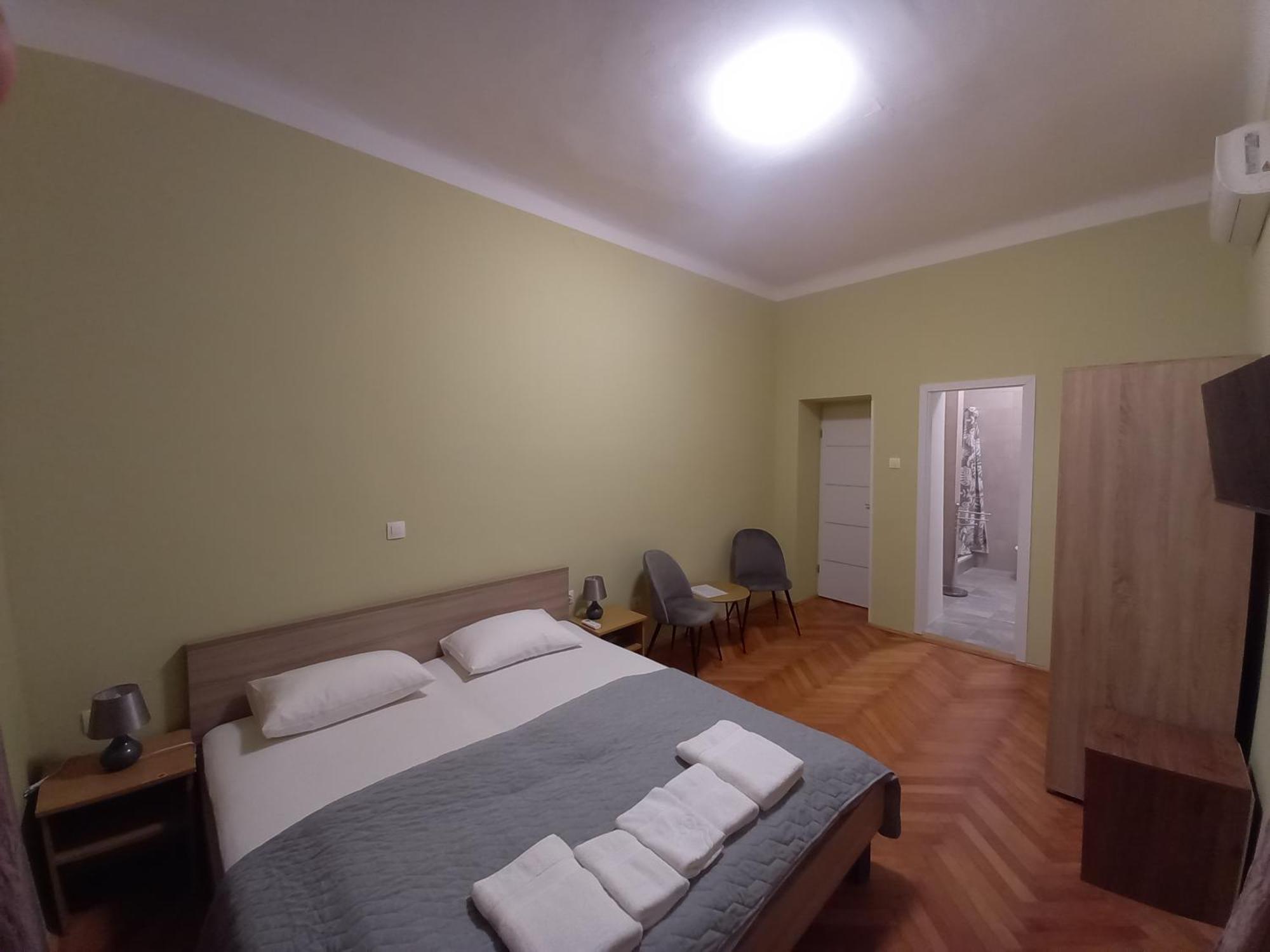 Oskar Amphitheater Apartments And Rooms With Free Parking بولا الغرفة الصورة