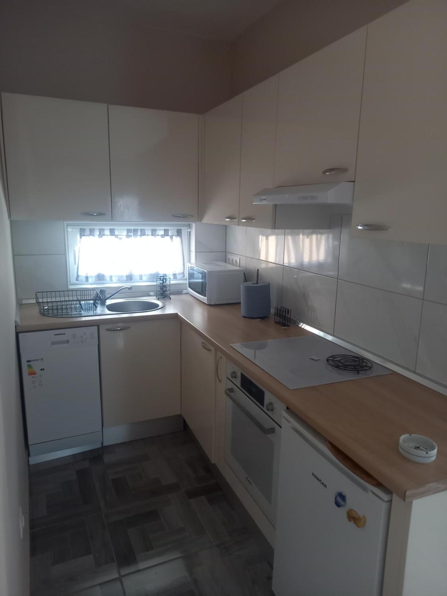 Oskar Amphitheater Apartments And Rooms With Free Parking بولا الغرفة الصورة