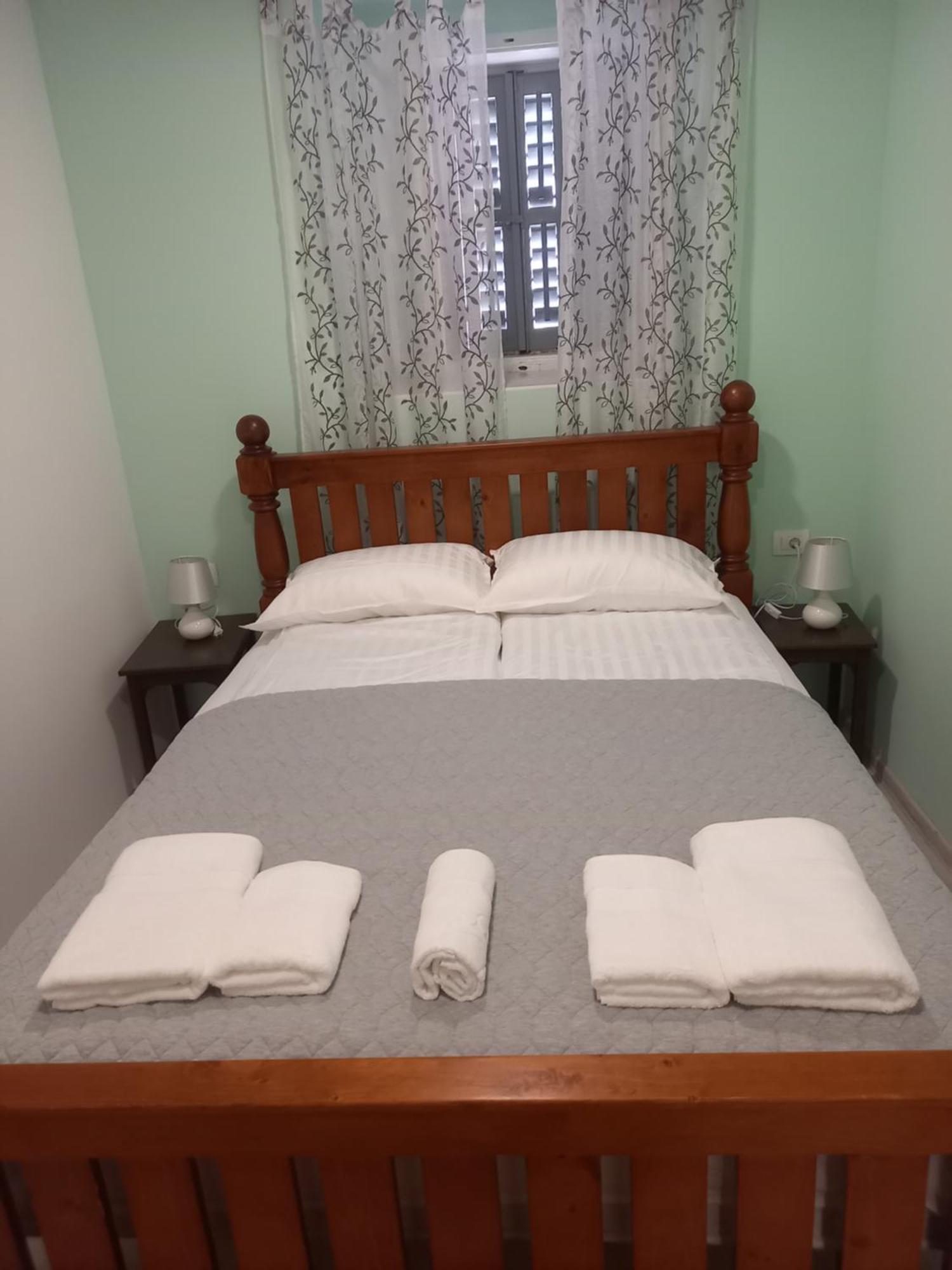 Oskar Amphitheater Apartments And Rooms With Free Parking بولا الغرفة الصورة