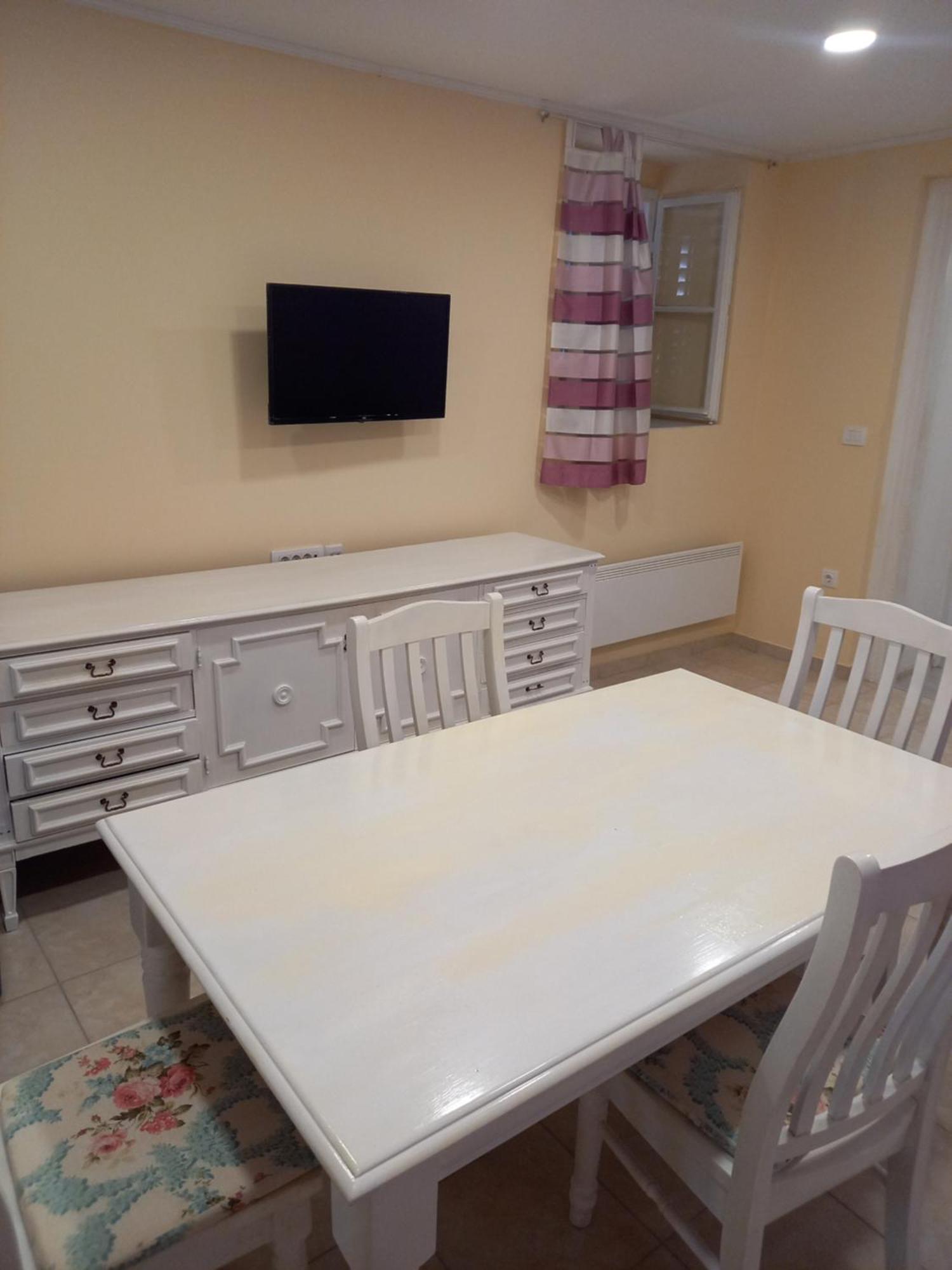 Oskar Amphitheater Apartments And Rooms With Free Parking بولا الغرفة الصورة